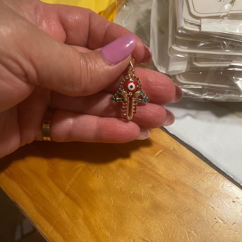 HAND PENDANT
